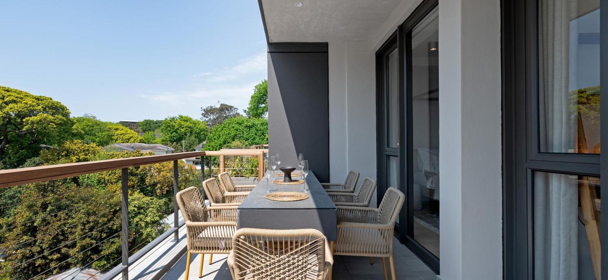 Neue Luxurioese Penthouse-wohnung Mit 3 Schlafzimmern, Atemberaubendem Tafelbergblick Und Rooftop Pool Auf 210m2 Cape Town