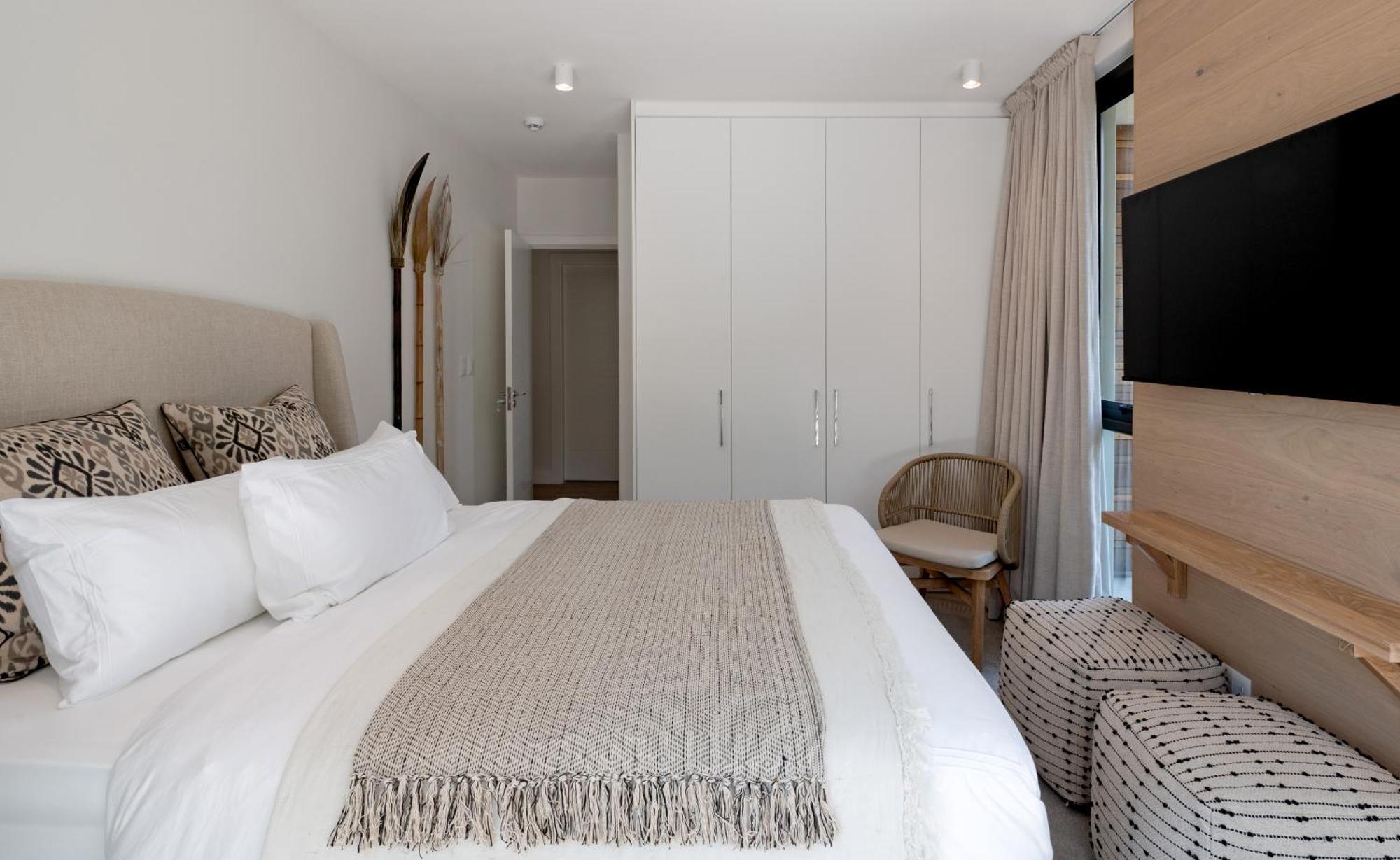 Apartment Neue Luxurioese Penthouse-wohnung Mit 3 Schlafzimmern, Atemberaubendem Tafelbergblick Und Rooftop Pool Auf 210m2