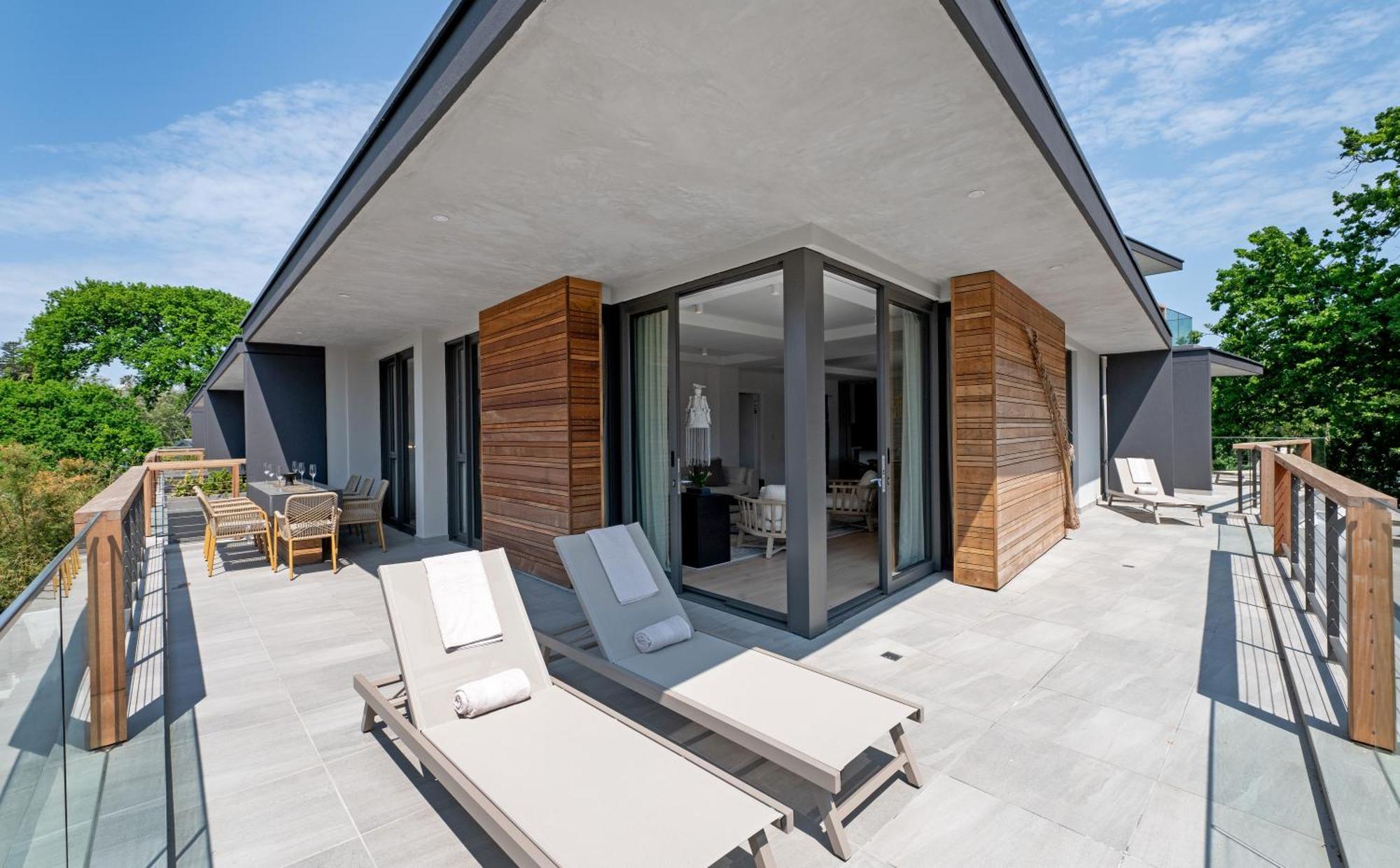 Neue Luxurioese Penthouse-wohnung Mit 3 Schlafzimmern, Atemberaubendem Tafelbergblick Und Rooftop Pool Auf 210m2 * Cape Town