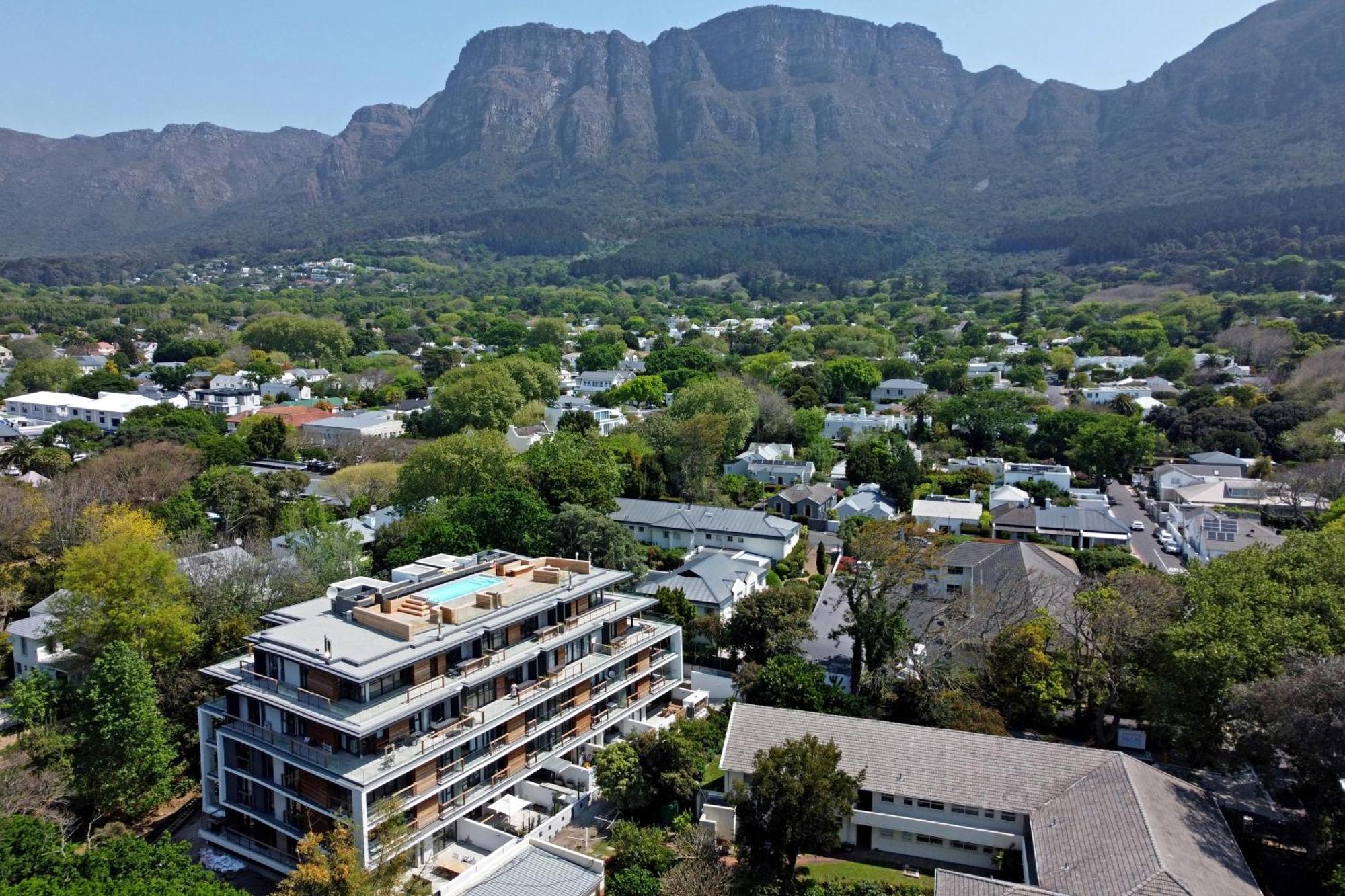 Neue Luxurioese Penthouse-wohnung Mit 3 Schlafzimmern, Atemberaubendem Tafelbergblick Und Rooftop Pool Auf 210m2 * Cape Town