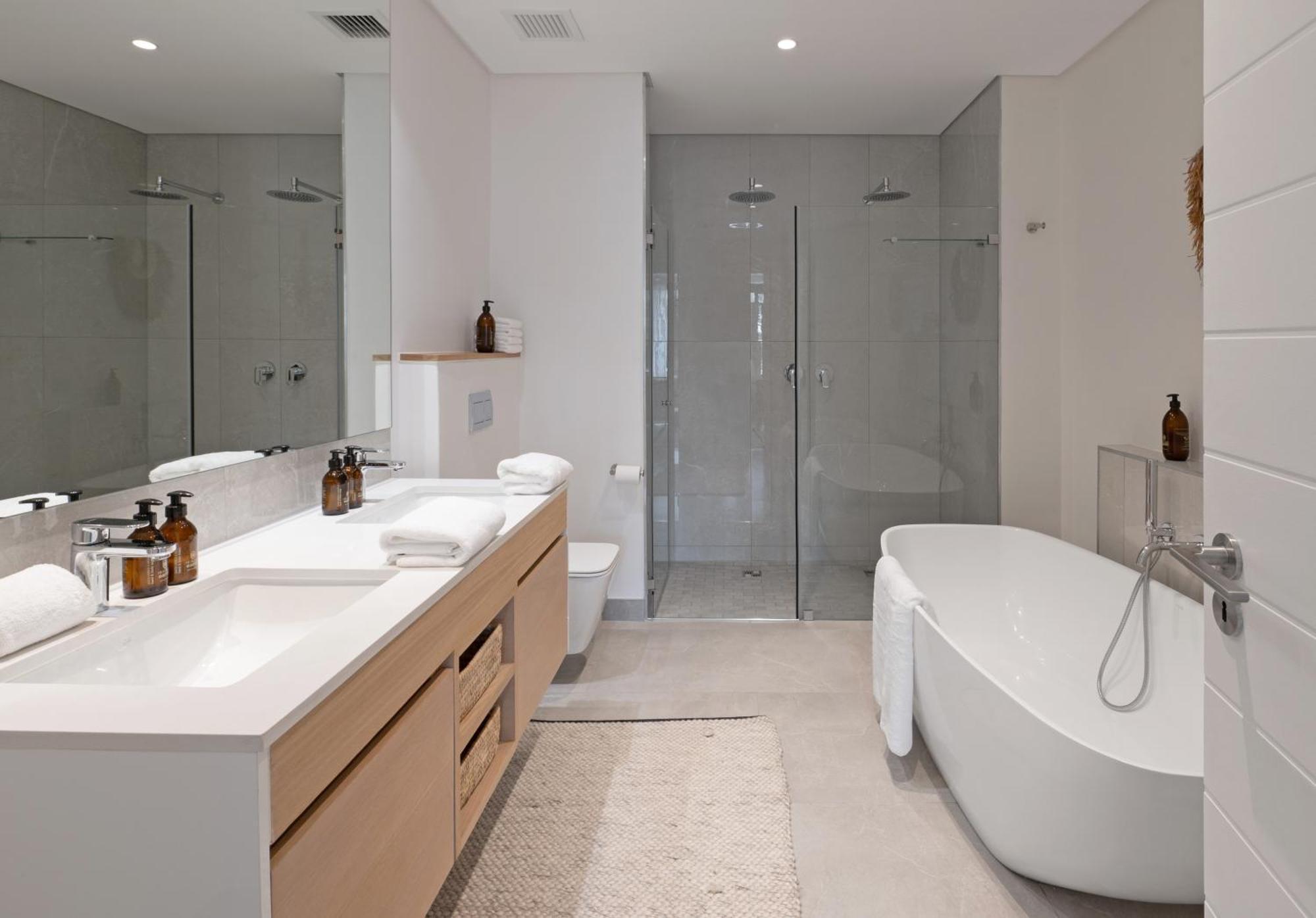 Neue Luxurioese Penthouse-wohnung Mit 3 Schlafzimmern, Atemberaubendem Tafelbergblick Und Rooftop Pool Auf 210m2 Apartment *
