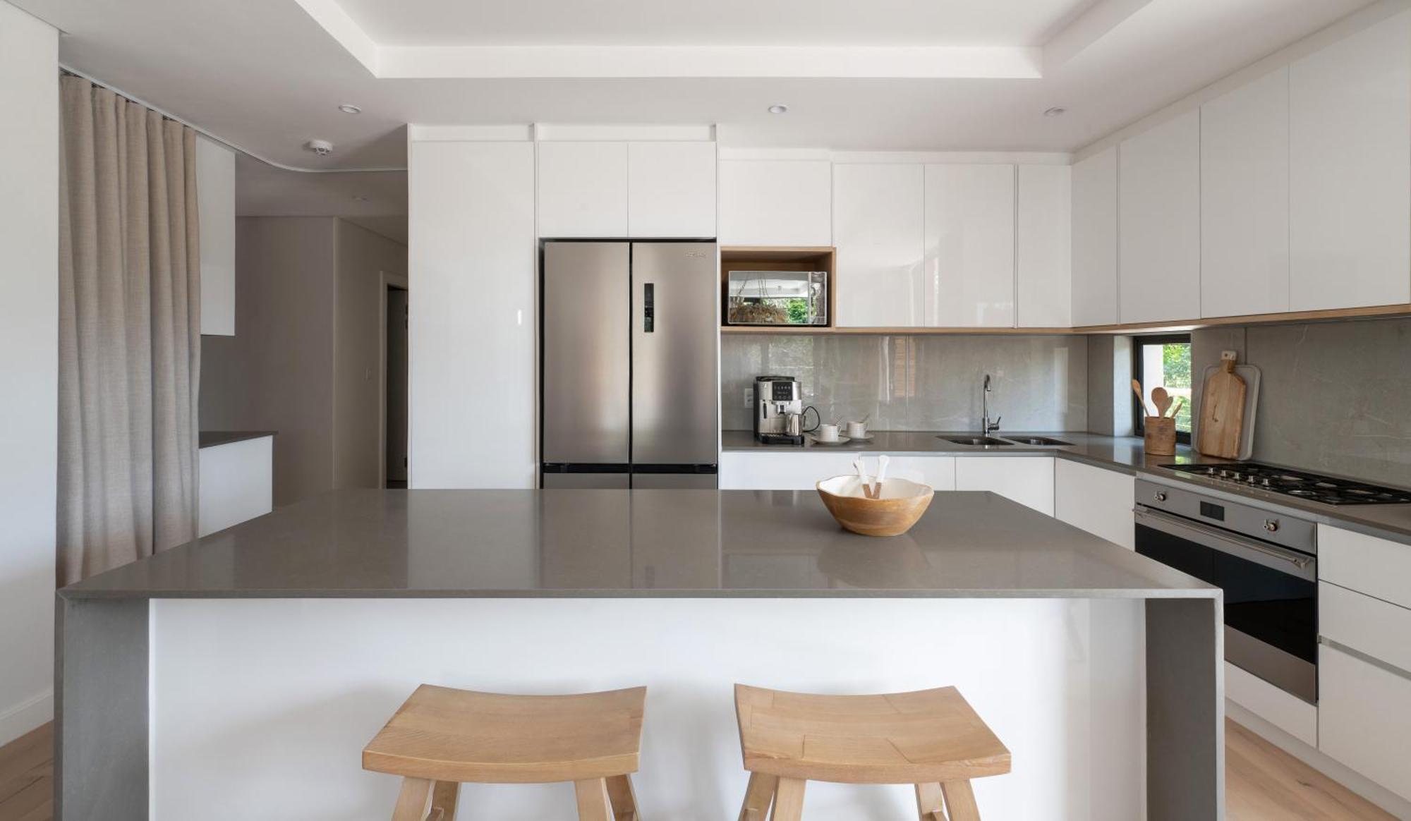 Apartment Neue Luxurioese Penthouse-wohnung Mit 3 Schlafzimmern, Atemberaubendem Tafelbergblick Und Rooftop Pool Auf 210m2 Cape Town