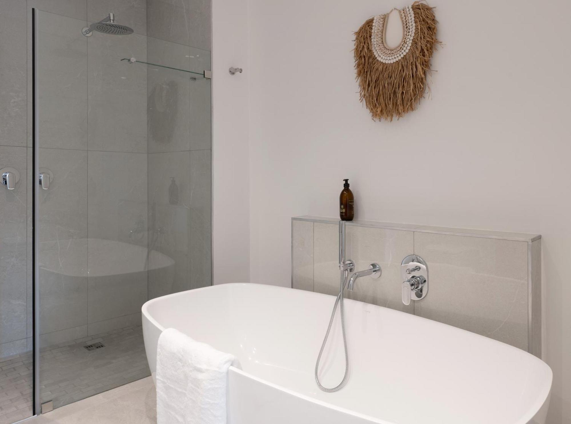 Neue Luxurioese Penthouse-wohnung Mit 3 Schlafzimmern, Atemberaubendem Tafelbergblick Und Rooftop Pool Auf 210m2 *