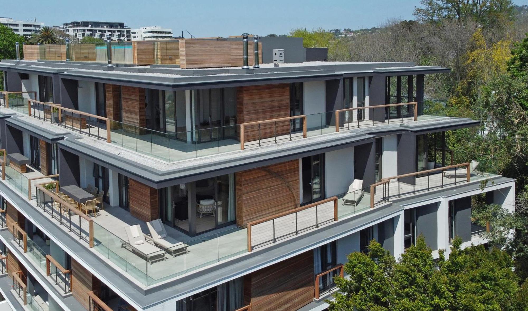Apartment Neue Luxurioese Penthouse-wohnung Mit 3 Schlafzimmern, Atemberaubendem Tafelbergblick Und Rooftop Pool Auf 210m2 *