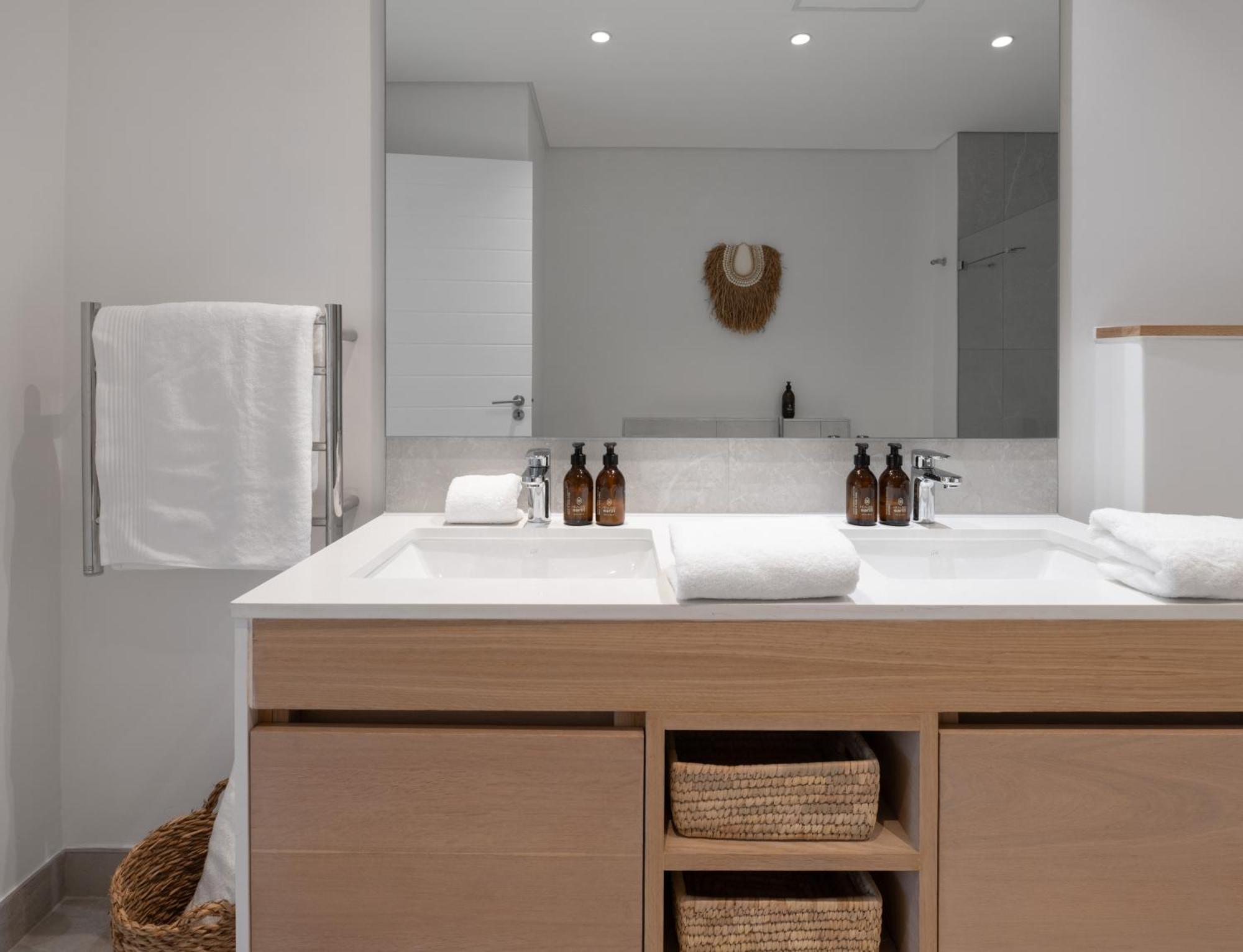 Neue Luxurioese Penthouse-wohnung Mit 3 Schlafzimmern, Atemberaubendem Tafelbergblick Und Rooftop Pool Auf 210m2 Apartment Cape Town