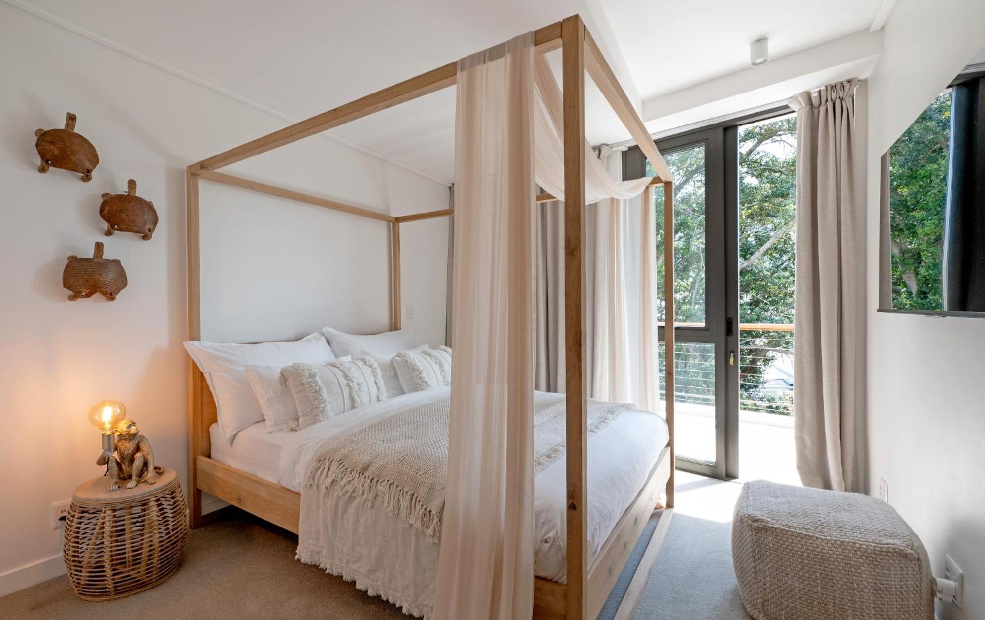 Neue Luxurioese Penthouse-wohnung Mit 3 Schlafzimmern, Atemberaubendem Tafelbergblick Und Rooftop Pool Auf 210m2 Apartment