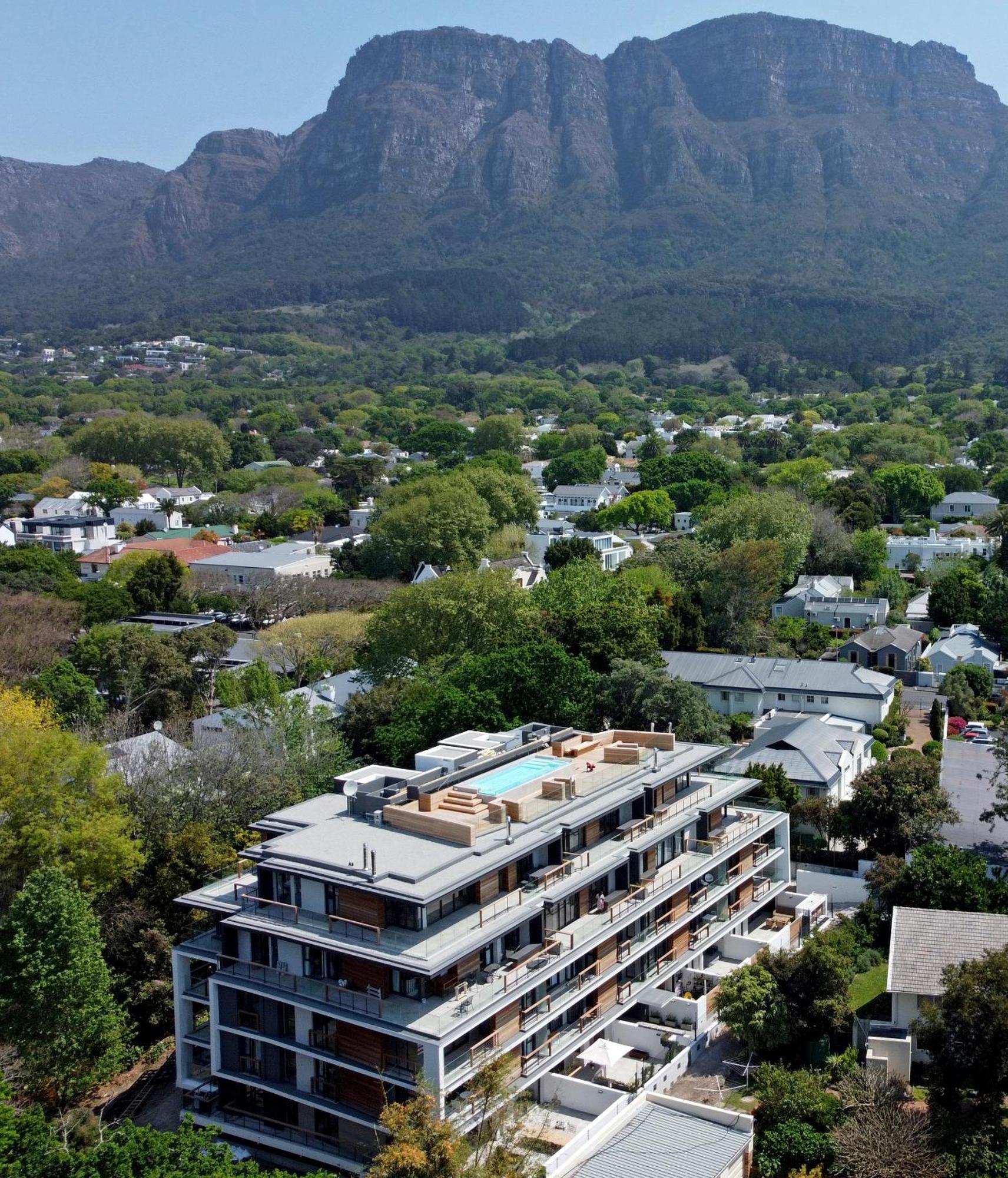 Neue Luxurioese Penthouse-wohnung Mit 3 Schlafzimmern, Atemberaubendem Tafelbergblick Und Rooftop Pool Auf 210m2 Cape Town